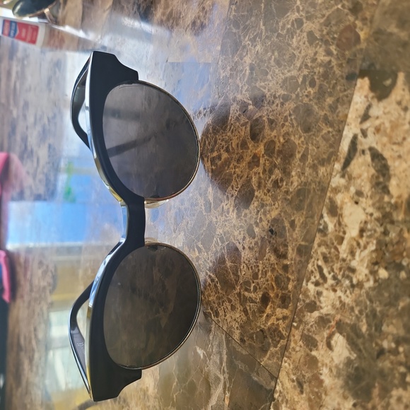 BALENCIAGA vintage sunglasses, used, good condition. - Picture 2 of 5